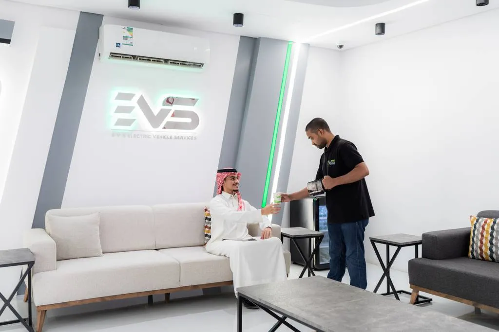 ورشة صيانة EVS المتخصصة بالسيارات الكهربائية في الرياض